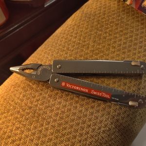 Victorinox Swiss Tool RS